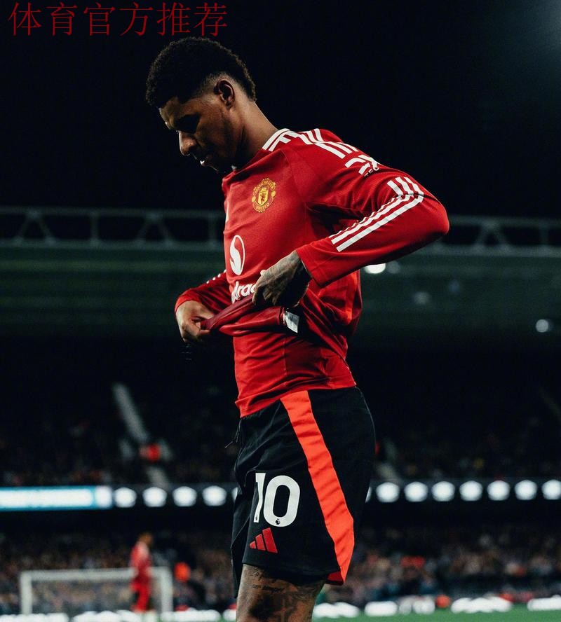 曼联中场补强计划曝光，冬窗按兵不动，明夏全力出击，两大目标浮出水面